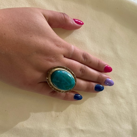 Green Turquoise Stretch Ring - Picture 11 of 12